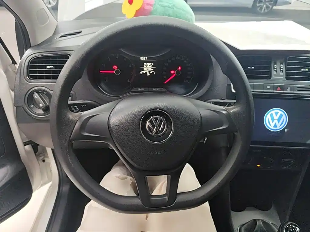 Volkswagen Polo — миниатюра 11