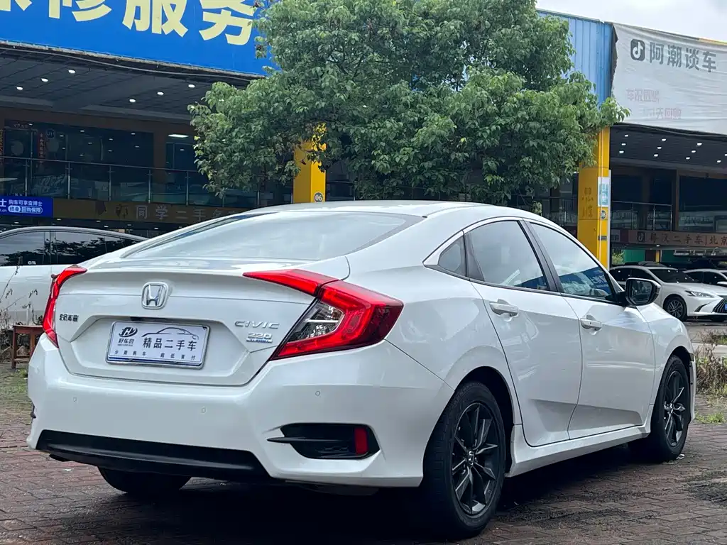 Honda Civic — миниатюра 7