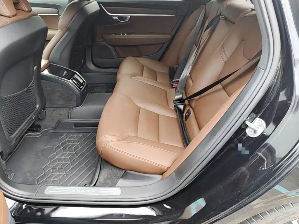 Volvo S90 — миниатюра 22
