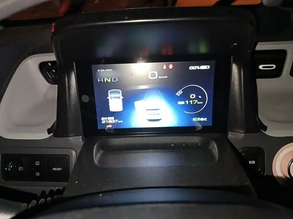 Wuling MINIEV — миниатюра 4