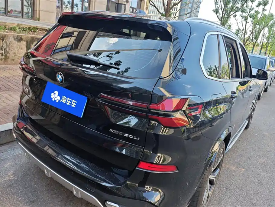 BMW X5 2023 xDrive 30Li Premium M Sport