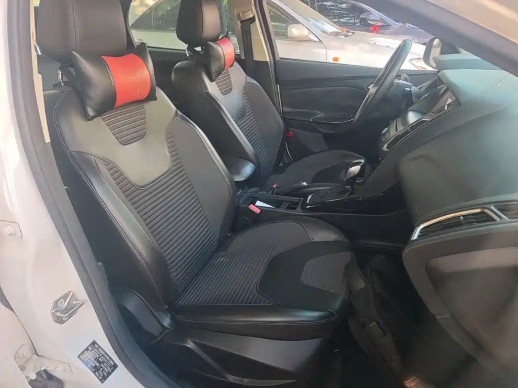 Ford Focus — миниатюра 25