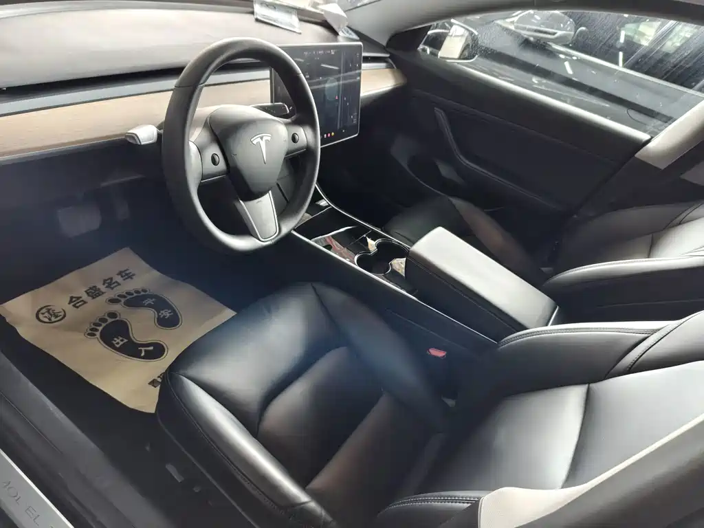 Tesla Model 3 — миниатюра 9