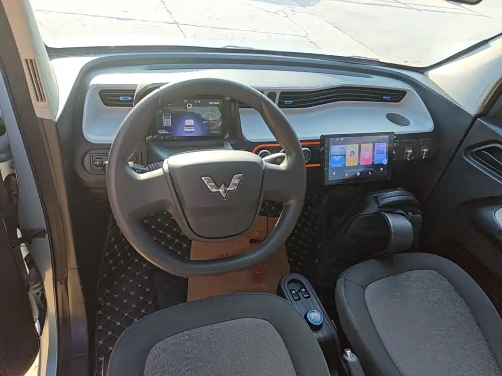 Wuling MINIEV — миниатюра 10