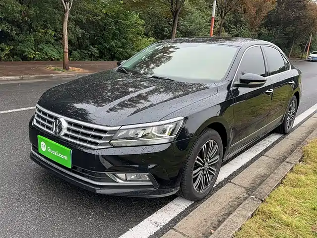 VOLKSWAGEN PASSAT 2018