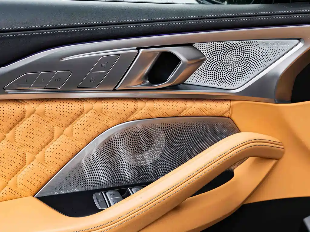 BMW M8 — миниатюра 18