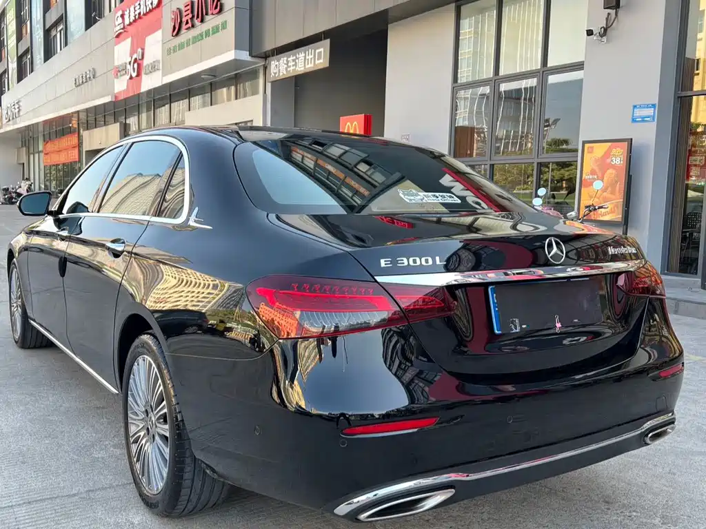 Mercedes-Benz E-Class — миниатюра 4