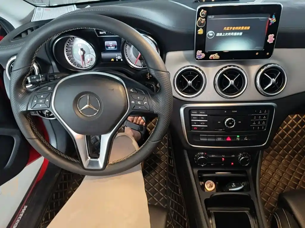 Mercedes-Benz GLA — миниатюра 10