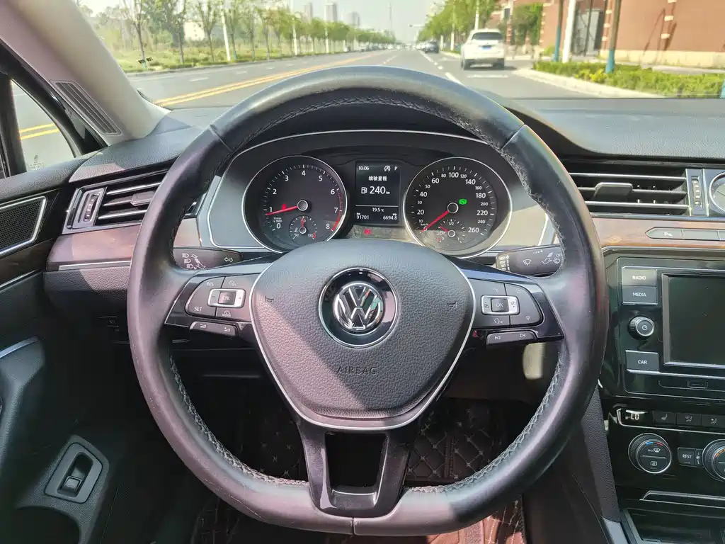 Volkswagen Magotan 2018 330TSI DSG Luxury