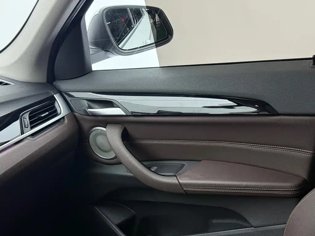 BMW X1 — миниатюра 10