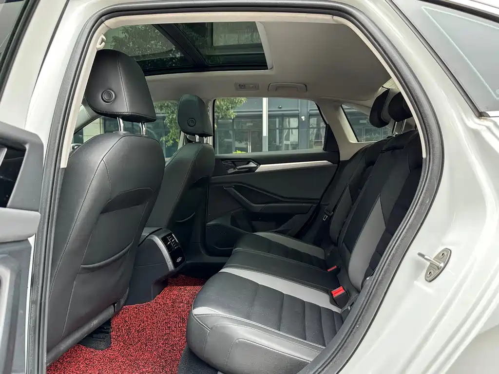 Volkswagen Sagitar - фото 9