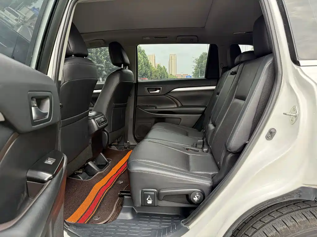 Toyota Highlander — миниатюра 7
