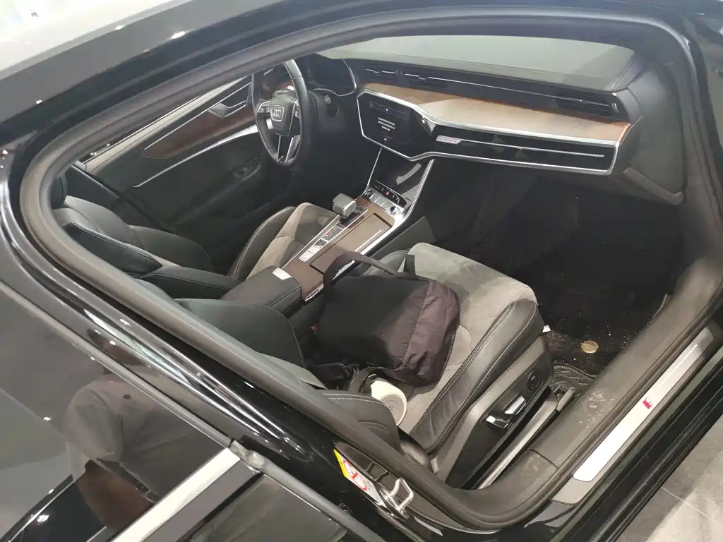 Audi A6L — миниатюра 9