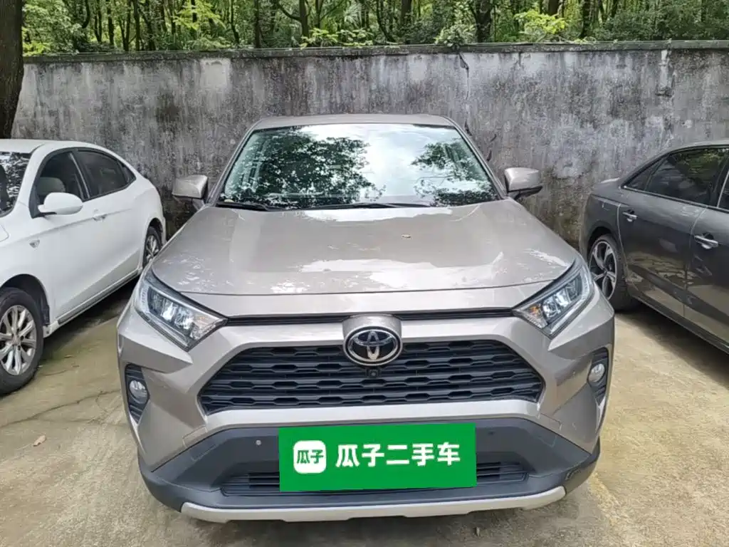 Toyota RAV4 — миниатюра 3