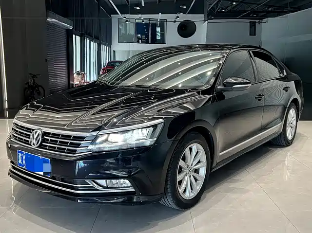VOLKSWAGEN PASSAT 2018