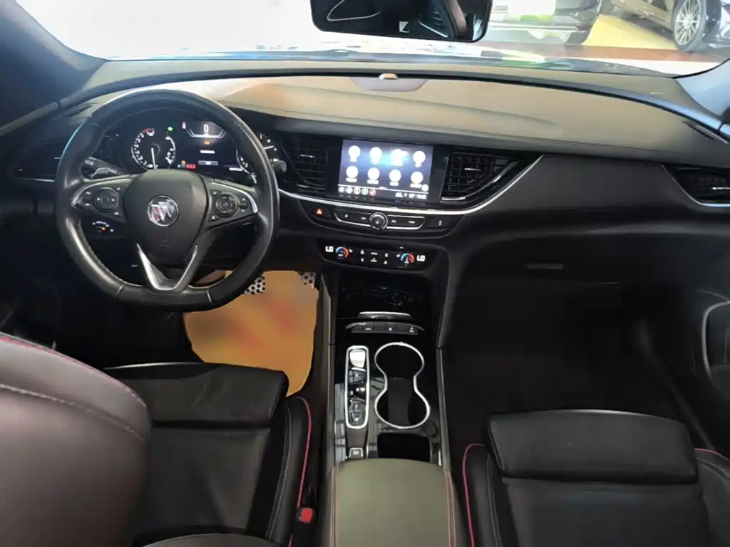 Buick Regal — миниатюра 10