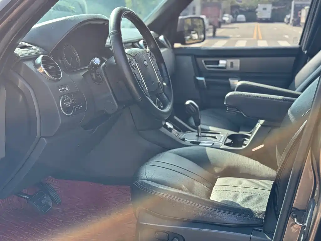 Land Rover Discovery — миниатюра 5