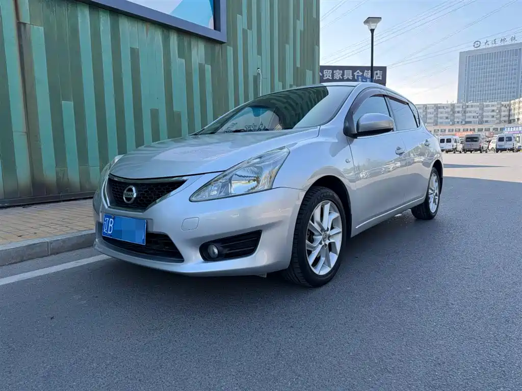 Nissan Tiida 2013