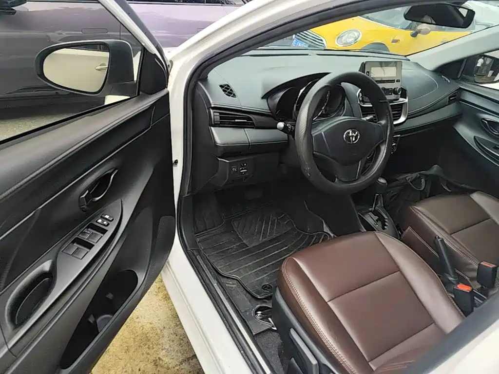 Toyota Yaris L — миниатюра 16