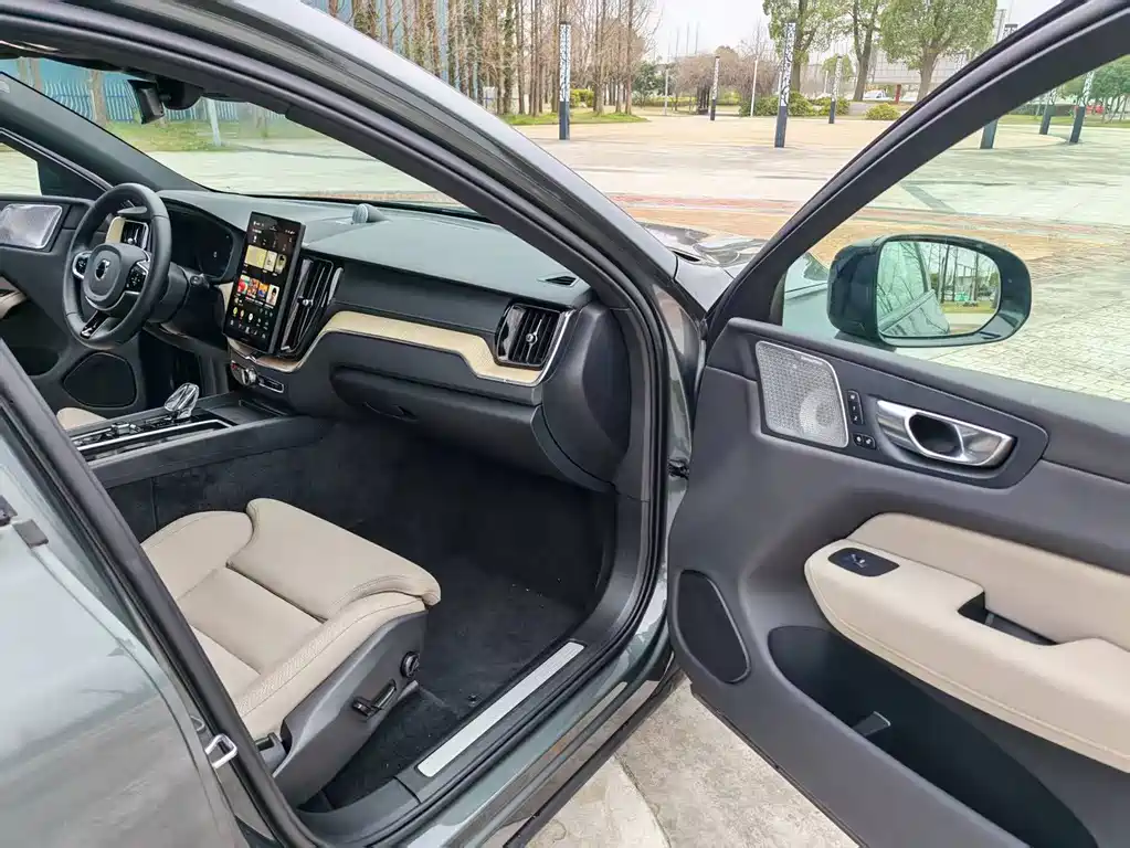 Volvo XC60 — миниатюра 40