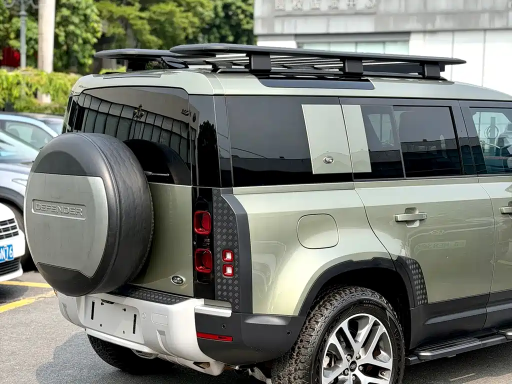 Land Rover Defender — миниатюра 10
