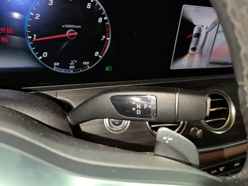 Mercedes-Benz E-Class — миниатюра 14