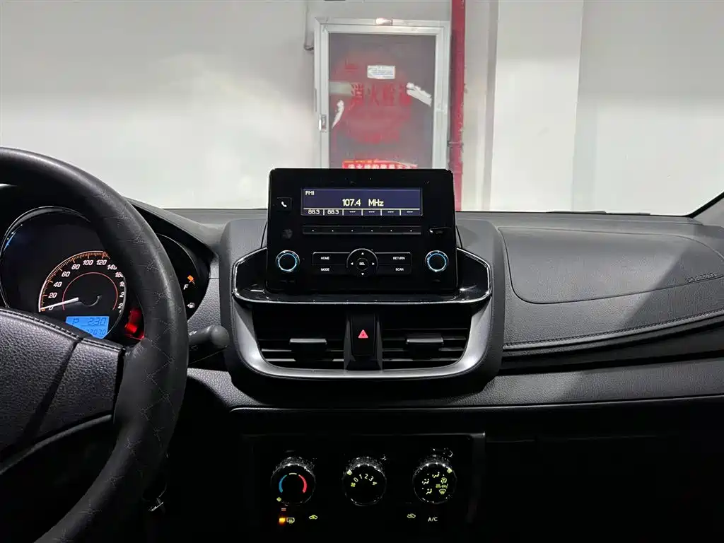 TOYOTA YARIS L ZHIXUAN