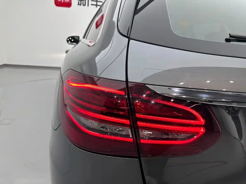 Mercedes-Benz C-Class (Import) — миниатюра 28