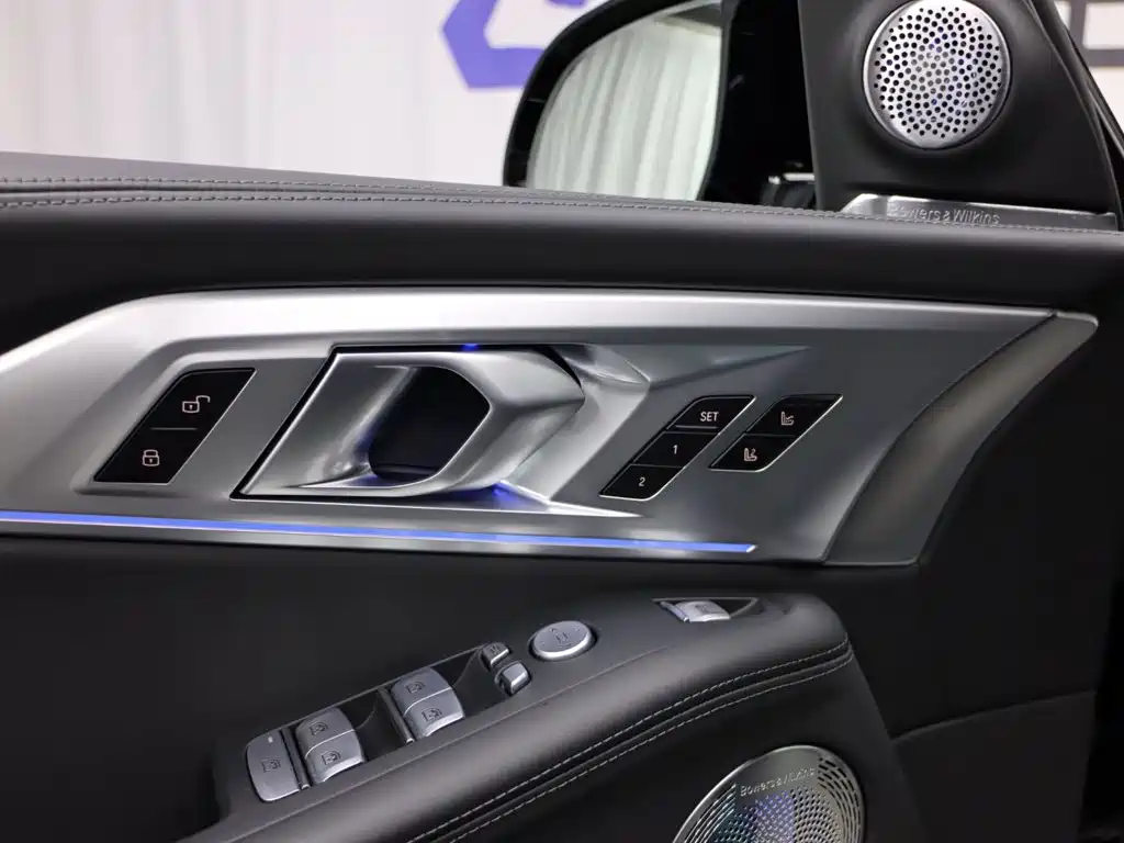 BMW XM — миниатюра 6