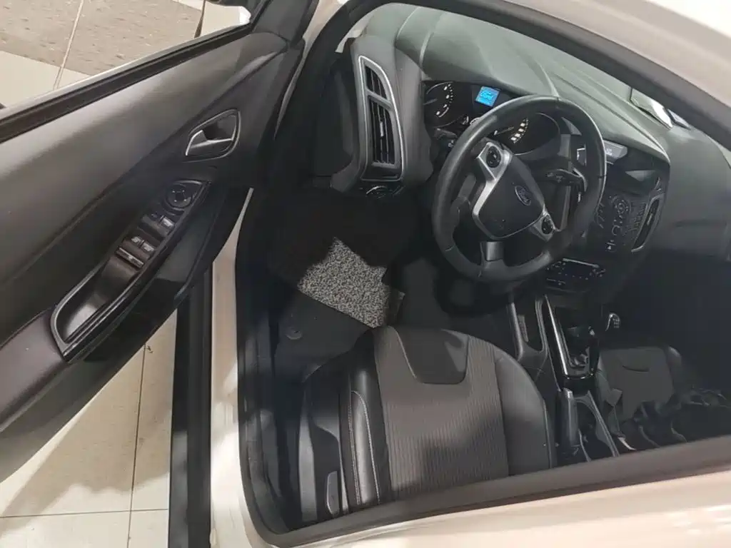 Ford Focus — миниатюра 12