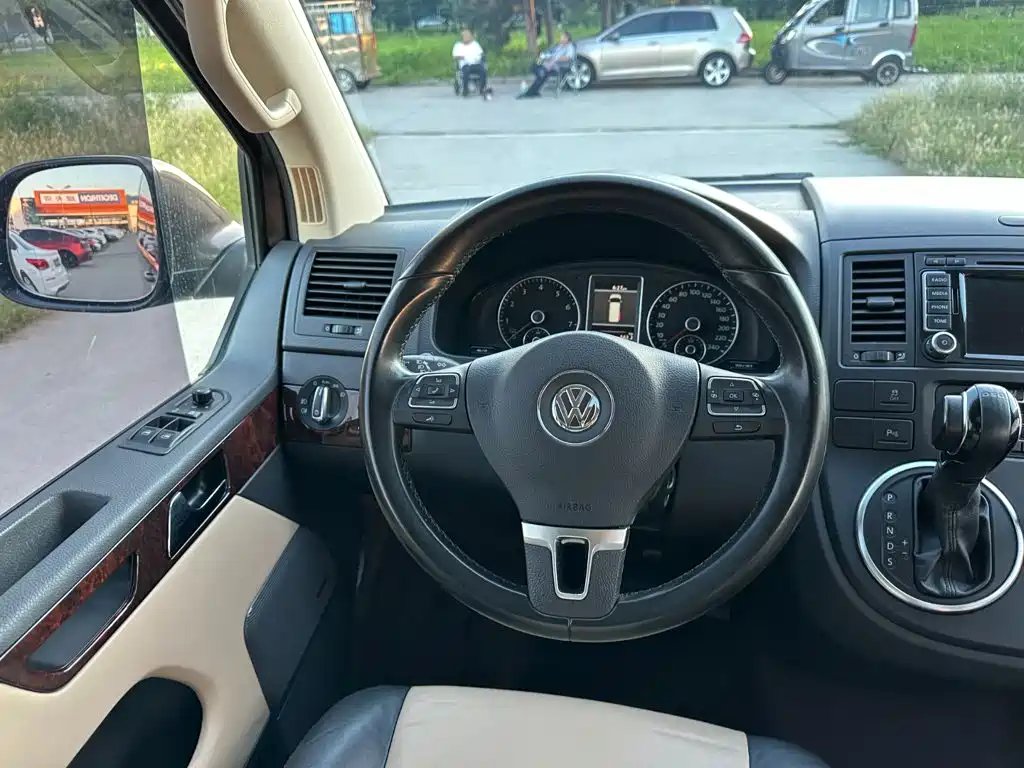 Volkswagen Multivan — миниатюра 20