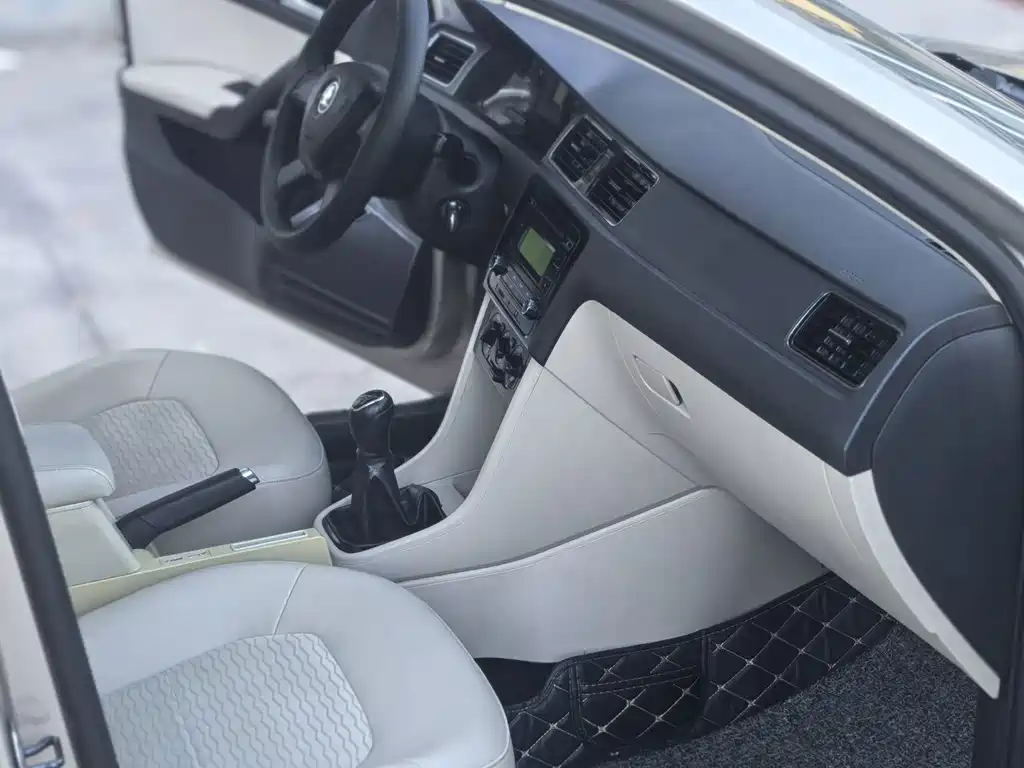 Skoda Rapid — миниатюра 11