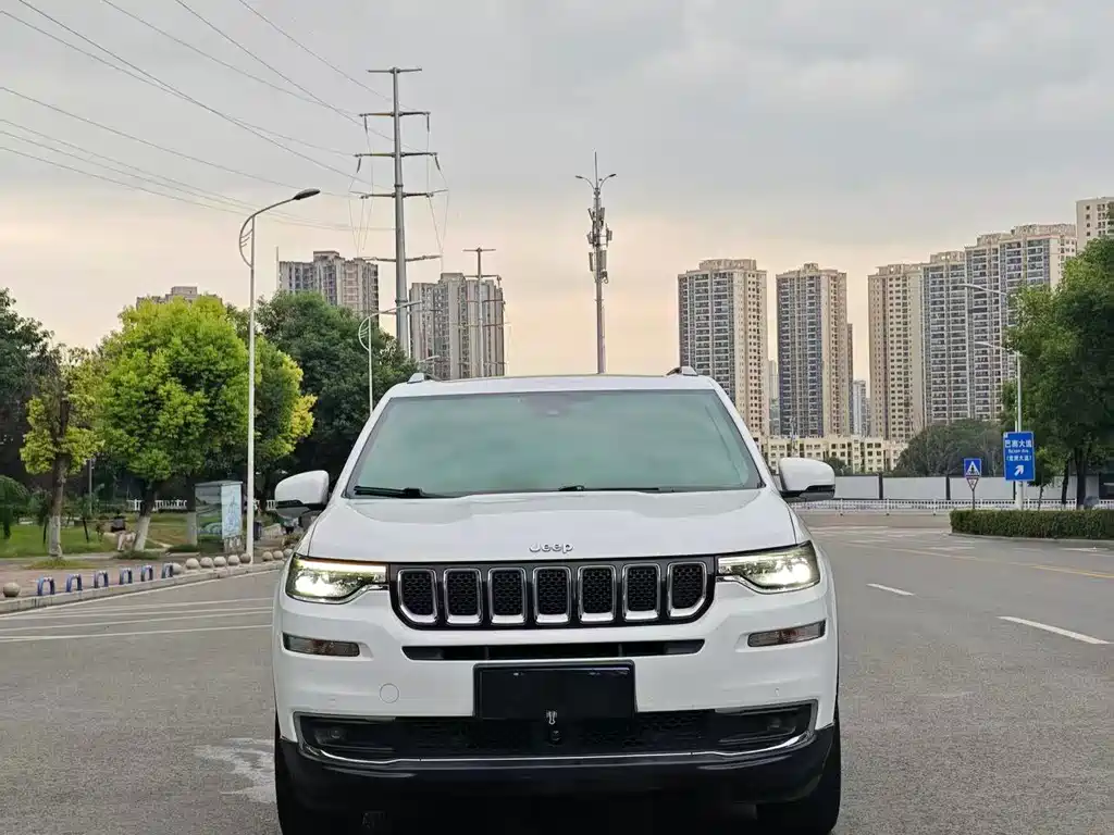 Jeep Grand Commander — миниатюра 2