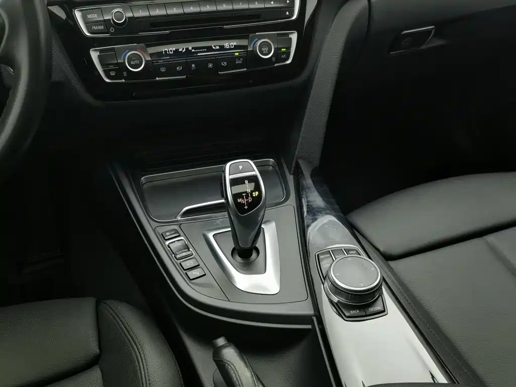 BMW 3 Series — миниатюра 13