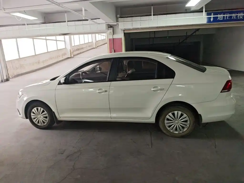 Volkswagen Santana — миниатюра 4