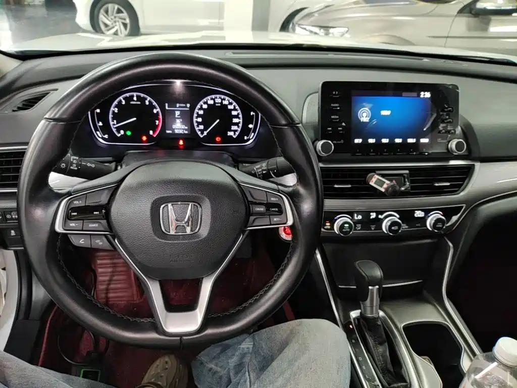Honda Accord — миниатюра 10
