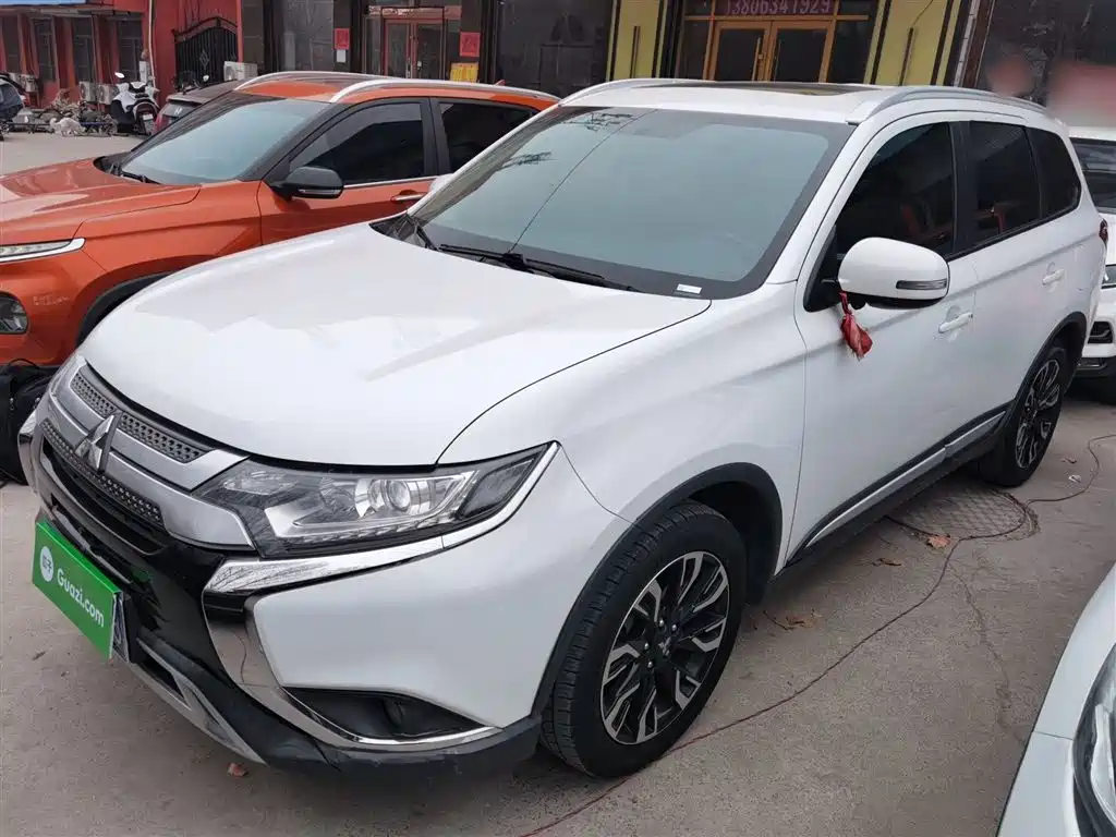 Mitsubishi Outlander 2020