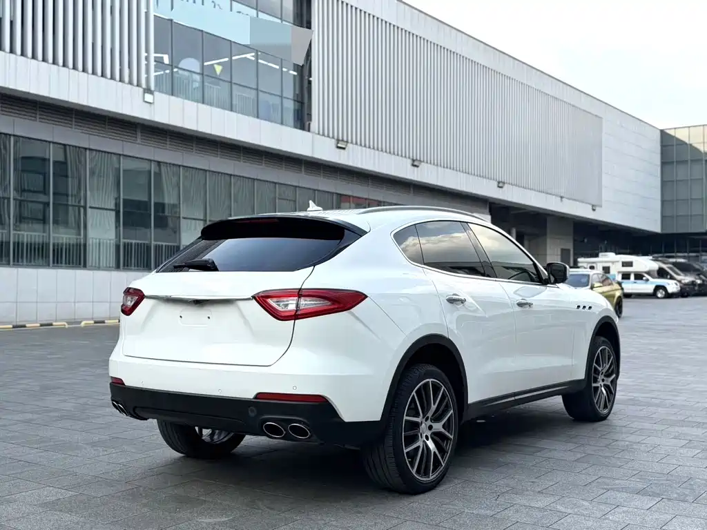 Maserati Levante — миниатюра 7