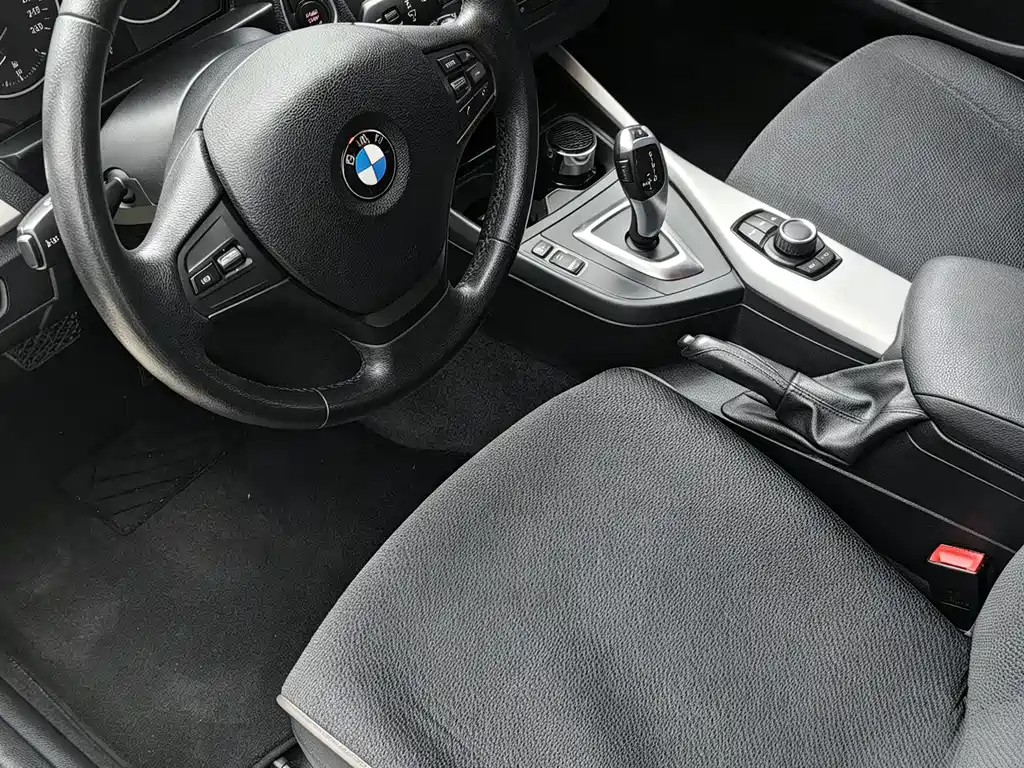 BMW 1 Series (Import) — миниатюра 6