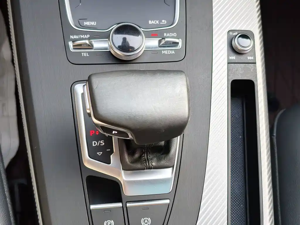 Audi Q5L — миниатюра 8