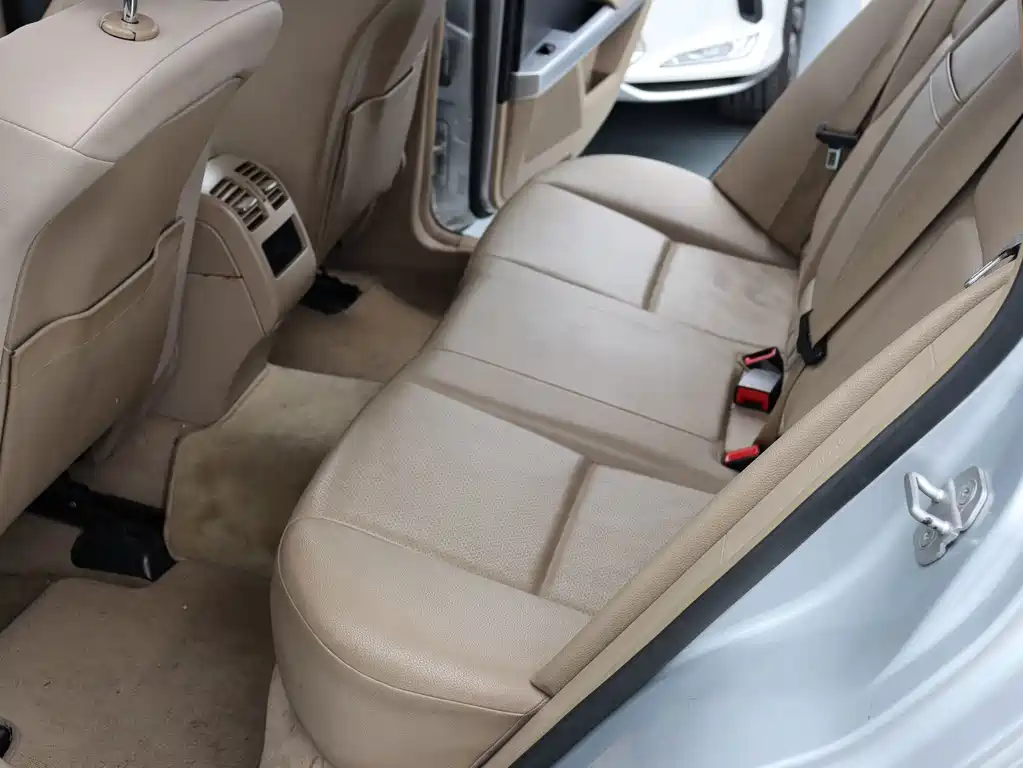 Mercedes-Benz GLK-Class (Import) — миниатюра 14