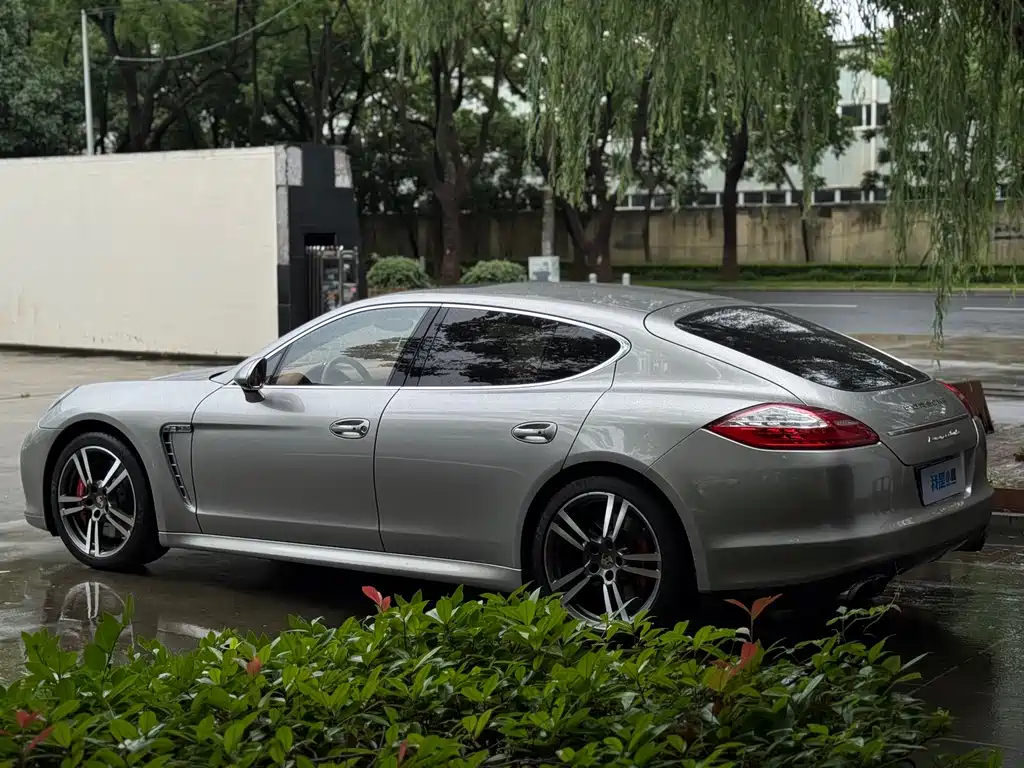 Porsche Panamera 2010 Panamera Turbo 4.8T