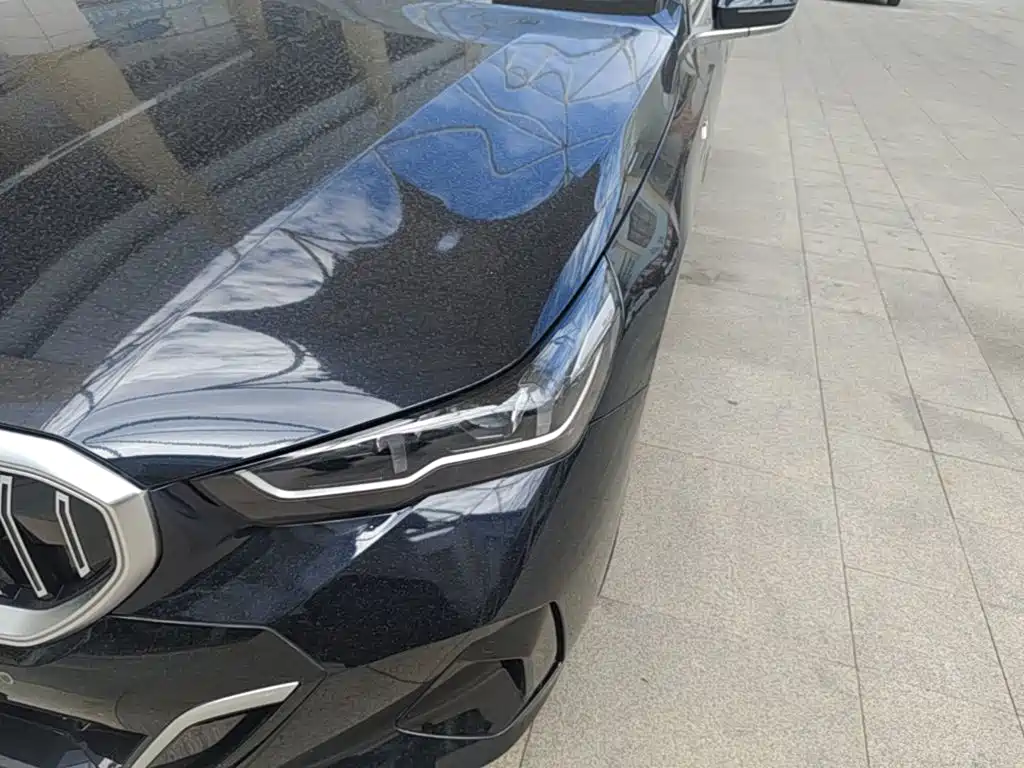 BMW i5 — миниатюра 24