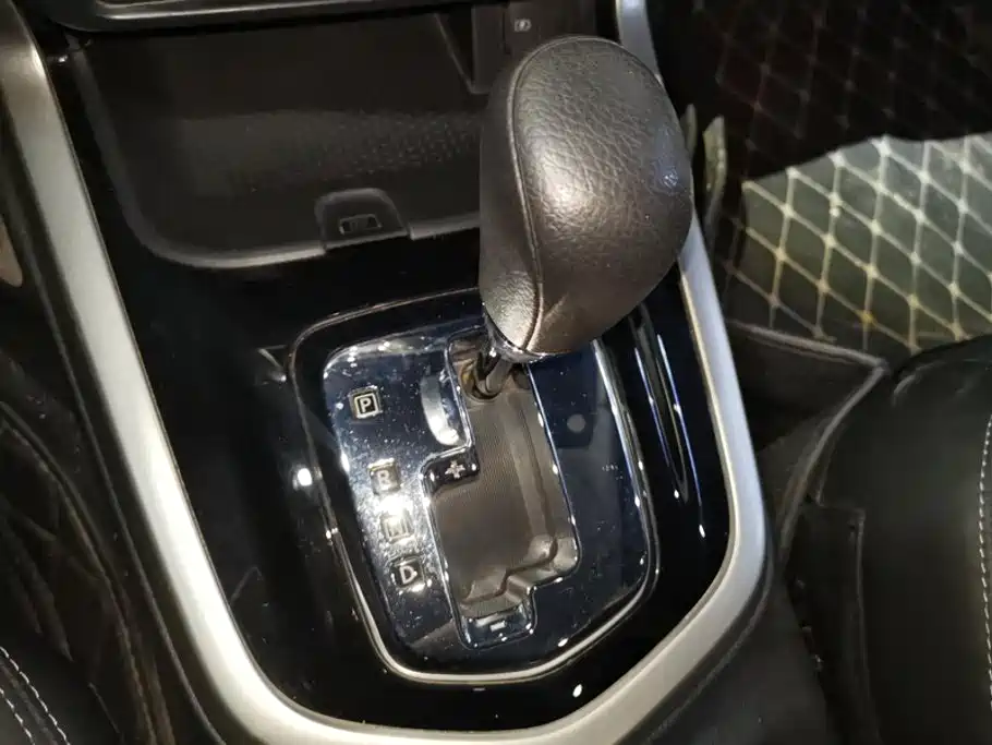 Nissan Terra — миниатюра 16