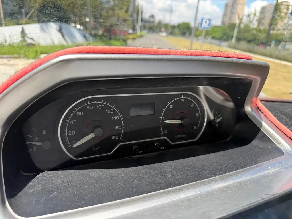 MAXUS V80 — миниатюра 15