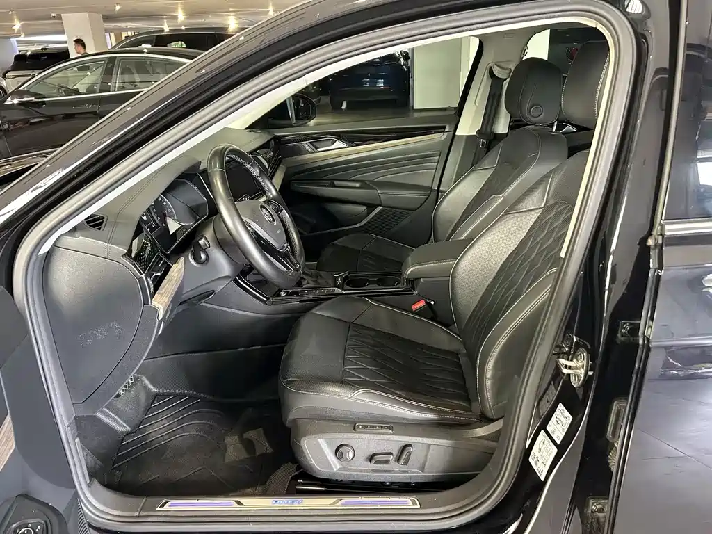 Volkswagen Passat PHEV — миниатюра 4