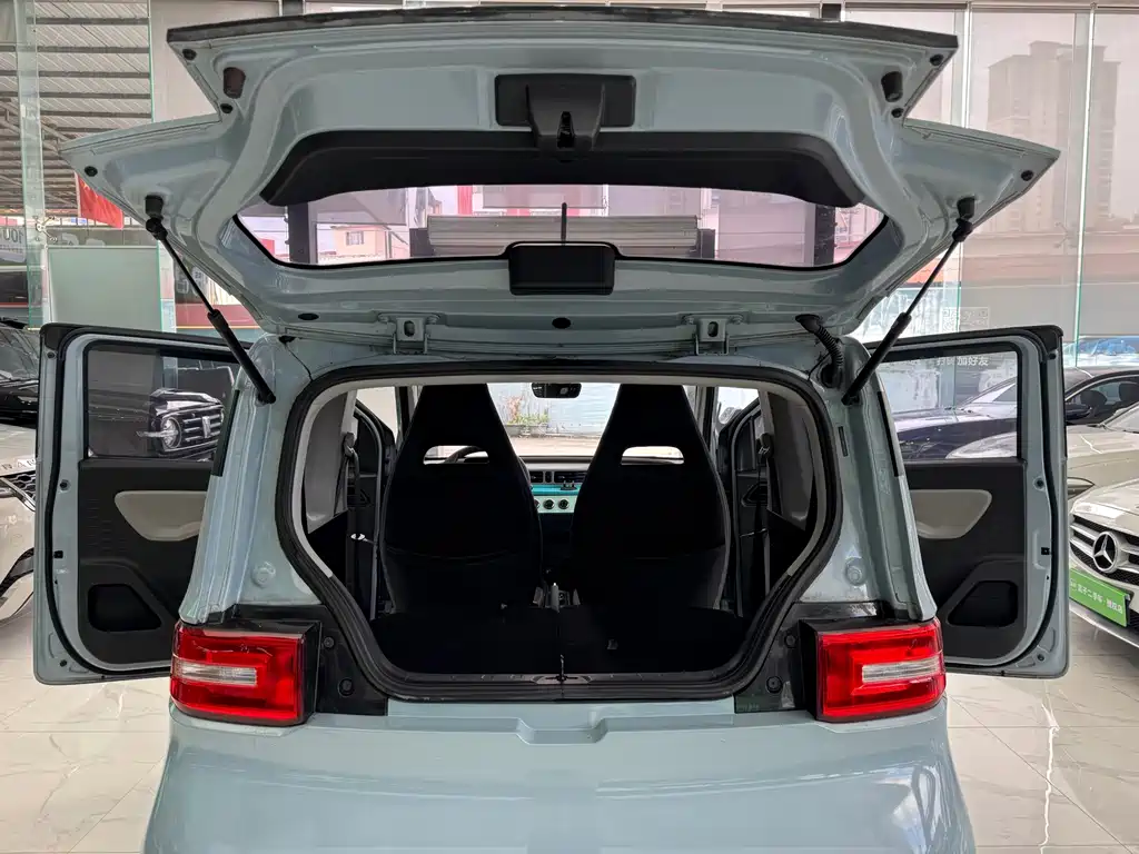Wuling MINIEV — миниатюра 25