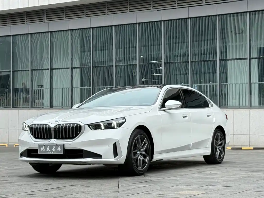 BMW 5 Series 2025
