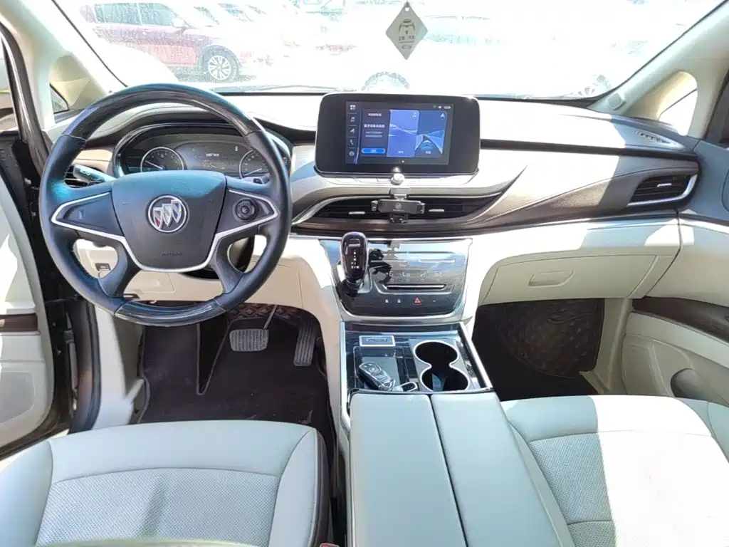 Buick GL8 — миниатюра 10
