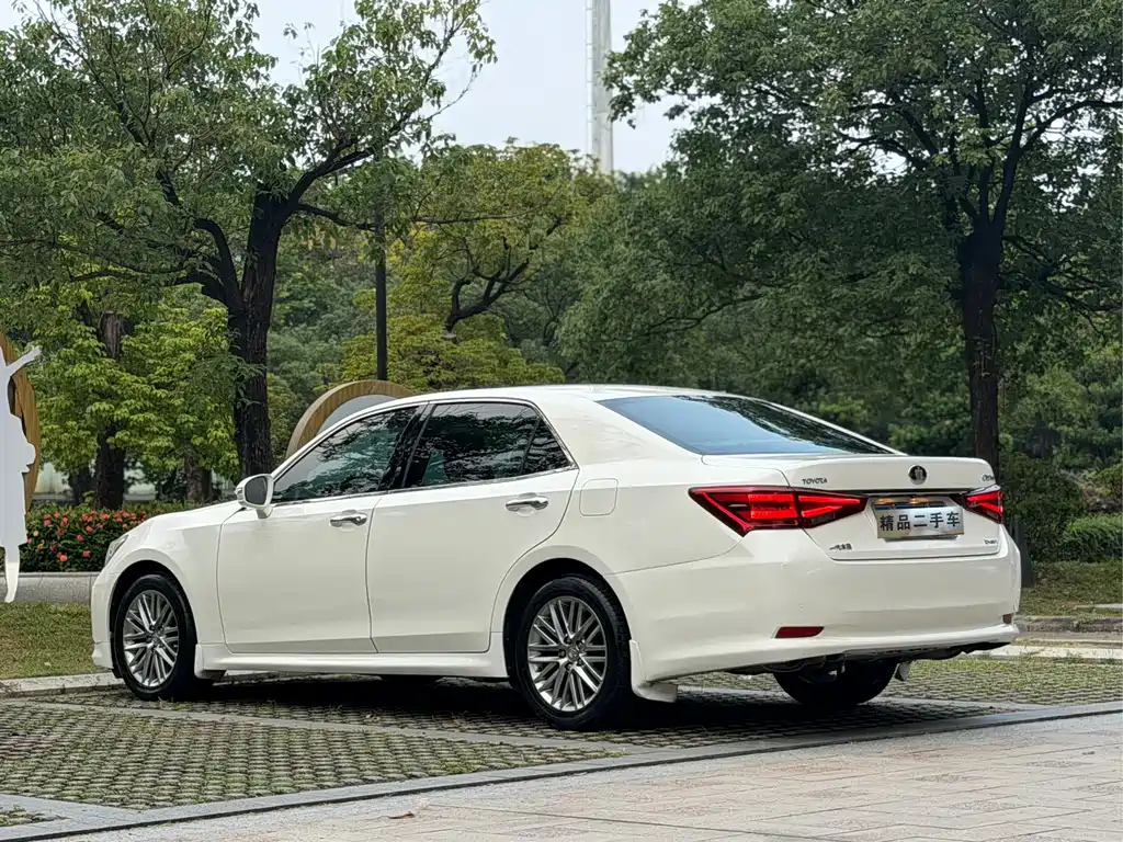 Toyota Crown — миниатюра 16